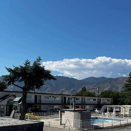 Motel Super 8 By Wyndham Pentiction Zewnętrze zdjęcie